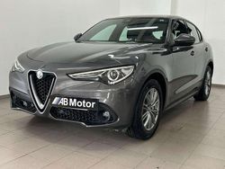 Gris / plata Usado 2022 Alfa Romeo Stelvio Super SUV | 28.900 € (Precio justo)