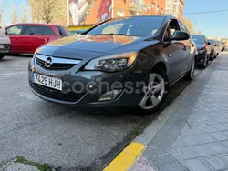 Negro Usado 2012 Opel Astra Sportive Berlina | 6190 €
