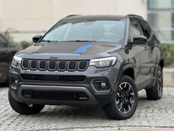 Gris Usado 2023 Jeep Compass Trailhawk SUV | 19.990 € (Buen precio)