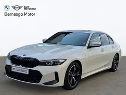 Alpinweiß (sólido) Usado 2024 BMW 318 Comfort Edition Berlina | 39.900 € (Un poco caro)