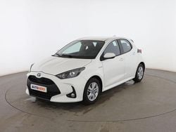 Blanco Usado 2021 Toyota Yaris Hybrid Active Utilitario | 17.299 € (Precio justo)