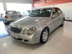Gris / plata Usado 2002 Mercedes E270 Classic Berlina | 7500 € (Un poco caro)