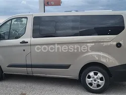 Beige Usado 2023 Ford Tourneo Custom Titanium Monovolumen | 31.000 € (Un poco caro)