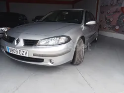 Beige Usado 2006 Renault Laguna II Expression Berlina | 4810 € (Caro)