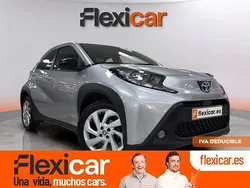 Gris / plata Usado 2024 Toyota Aygo Play Utilitario | 15.790 € (Un poco caro)