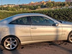 Gris / plata Usado 2005 Mercedes C200 Sport Edition Berlina | 4800 € (Precio justo)