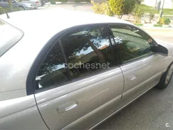 Gris / plata Usado 2001 Opel Omega Elegance Berlina | 1200 €