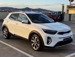 Blanco Usado 2024 Kia Stonic Style SUV | 19.900 € (Un poco caro)