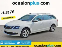 Blanco Usado 2019 Skoda Octavia Ambition Familiar | 13.173 € (Precio justo)