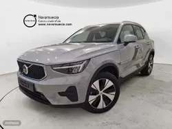 Gris / plata Usado 2024 Volvo XC40 Core SUV | 36.800 € (Precio justo)
