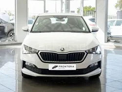 Blanco Usado 2021 Skoda Scala Active Utilitario | 14.500 € (Precio justo)