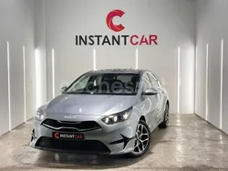 Gris / plata Usado 2022 Kia Ceed Berlina | 15.490 € (Precio justo)