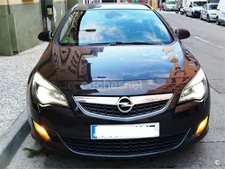 Negro Usado 2012 Opel Astra Excellence Familiar | 6500 € (Precio justo)