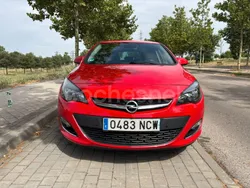 Rojo Usado 2013 Opel Astra Sportive Berlina | 8900 € (Un poco caro)