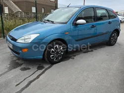 Azul Usado 2000 Ford Focus Ambiente Berlina | 2499 € (Un poco caro)