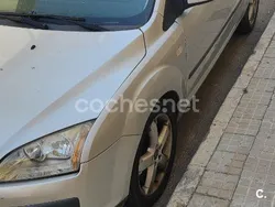 Gris / plata Usado 2007 Ford Focus Trend Berlina | 1790 € (Super precio)