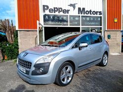 Gris / plata Usado 2011 Peugeot 3008 Premium Berlina | 7400 € (Precio justo)