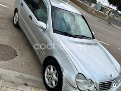 Gris / plata Usado 2001 Mercedes C220 Classic Berlina | 1300 € (Super precio)