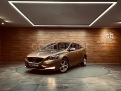 Beige Usado 2017 Volvo V40 Inscription Familiar | 14.999 € (Precio justo)