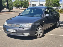 Gris / plata Usado 2006 Ford Mondeo Ghia Berlina | 2500 € (Buen precio)