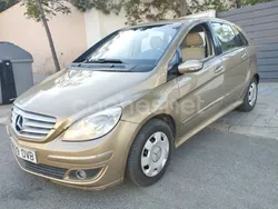Beige Usado 2006 Mercedes B150 Monovolumen | 4250 €