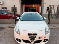 Blanco Usado 2013 Alfa Romeo Giulietta Distinctive Utilitario | 6899 € (Precio justo)
