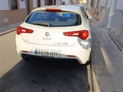Blanco Usado 2014 Alfa Romeo Giulietta Distinctive Utilitario | 7390 € (Precio justo)