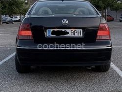Negro Usado 2001 VW Bora Trendline Berlina | 4750 €