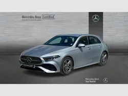 Gris / plateado Usado 2024 Mercedes A180 Berlina | 31.490 € (Precio justo)