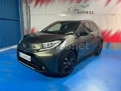 Verde Usado 2023 Toyota Aygo Play Utilitario | 16.700 € (Precio justo)