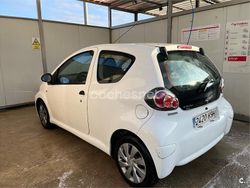 Blanco Usado 2013 Toyota Aygo Live Utilitario | 4400 € (Precio justo)