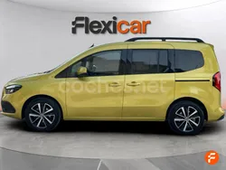 Amarillo Usado 2024 Mercedes T180 Monovolumen | 29.490 € (Buen precio)