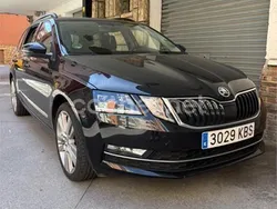 Negro Usado 2017 Skoda Octavia Ambition Familiar | 17.500 € (Caro)