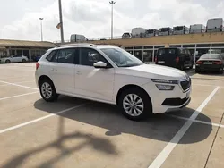 Blanco Usado 2021 Skoda Kamiq Ambition SUV | 16.690 € (Precio justo)