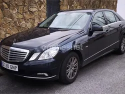 Azul Usado 2009 Mercedes E220 Elegance Berlina | 13.100 € (Precio justo)