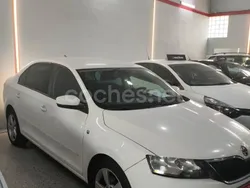 Blanco Usado 2013 Skoda Rapid Active Berlina | 7400 €
