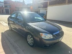 Gris / plata Usado 2005 Kia Cerato EX Berlina | 3000 € (Caro)
