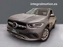 Gris Usado 2020 Mercedes GLA180 Business SUV | 25.490 €