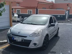 Gris / plata Usado 2010 Renault Clio II Business Berlina | 3290 € (Buen precio)