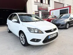 Blanco Usado 2009 Ford Focus Titanium Berlina | 6500 € (Precio justo)