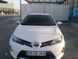 Blanco Usado 2015 Toyota Auris Hybrid Active Familiar | 12.800 € (Un poco caro)