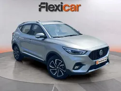 Gris Usado 2024 MG ZS Luxury Berlina | 15.270 € (Buen precio)