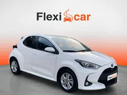 Blanco Usado 2021 Toyota Yaris Hybrid Business Edition Berlina | 14.990 € (Buen precio)