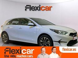 Blanco Nuevo 2025 Kia Ceed Berlina | 22.290 € (Precio justo)