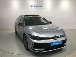 Gris plata Usado 2024 VW Passat R-line Familiar | 39.950 €