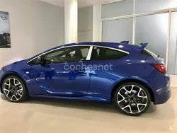 Azul Usado 2017 Opel Astra GTC OPC Berlina | 23.900 €