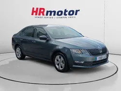 Azul Usado 2020 Skoda Octavia Ambition Berlina | 20.570 € (Un poco caro)