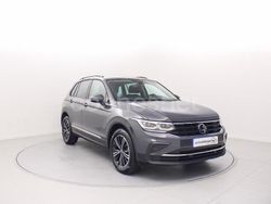 Gris / plata Usado 2024 VW Tiguan Life SUV | 31.990 € (Buen precio)