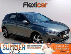 Gris Usado 2023 Hyundai i30 Berlina | 17.490 € (Buen precio)