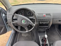 Gris / plata Usado 2003 Skoda Fabia Utilitario | 1600 € (Buen precio)